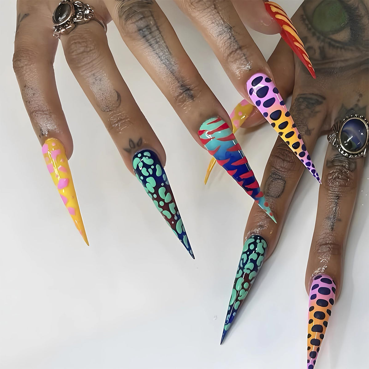 MISUD Press on Nails - Long Stiletto Fake Nails with Bling Glitter, Acrylic Luxury Rhinestone Design 24 pcs