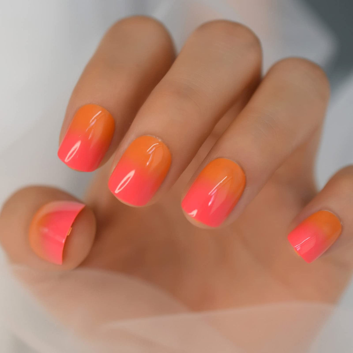 EchiQ Press On Nails Pearl Shine Pink French Nail White Round Fake Nails Short Glossy Satin Artificial Lady Fingernails with Adhesive Tabs