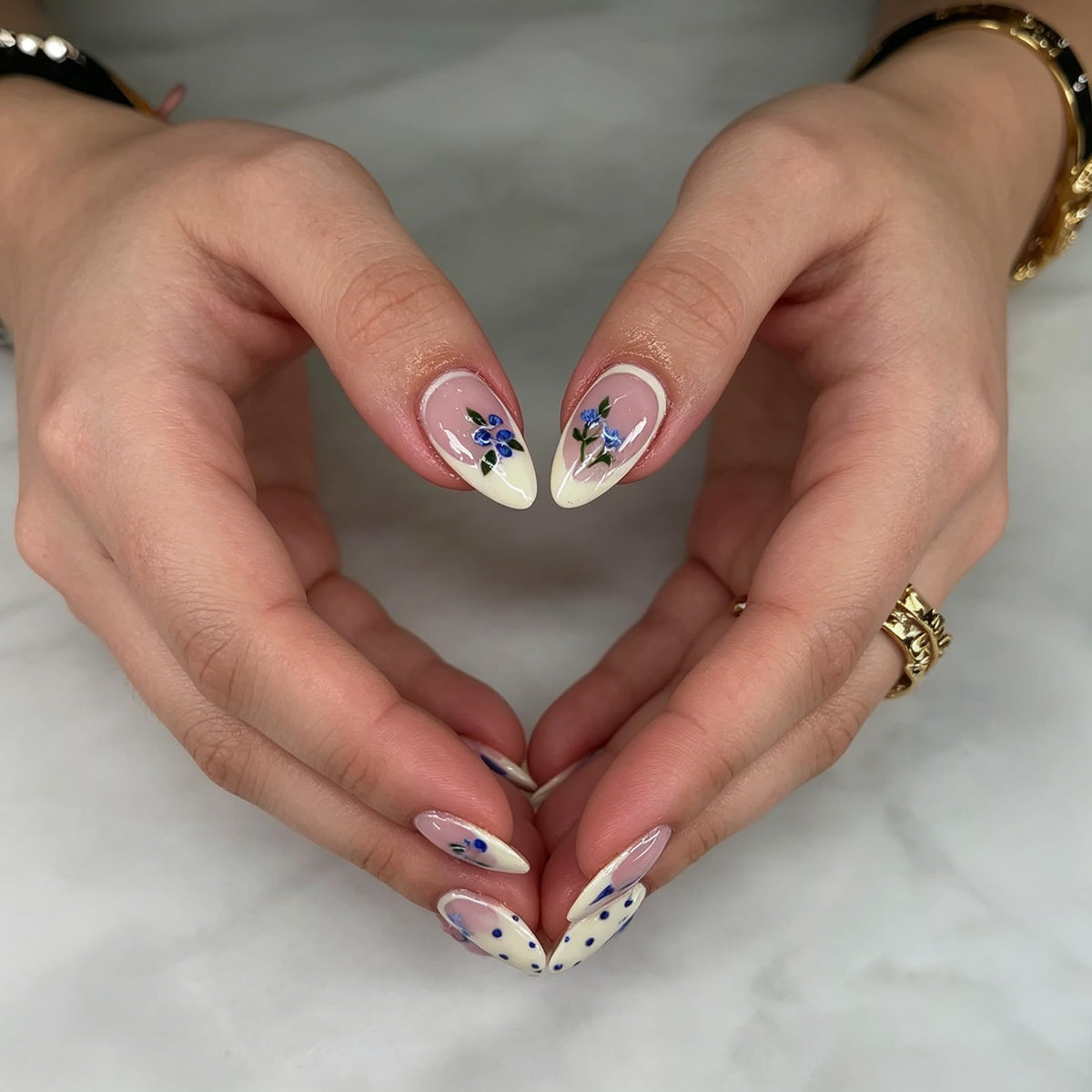 Long Almond Glitter Press on Nails Nude Pink Fashion Gold Fake Nails Full Cover Sparkling Stick On Nails Glossy Thin Design Glue on Nails for Girl Women False Nails Daily Office Party Wedding 24 Pcs