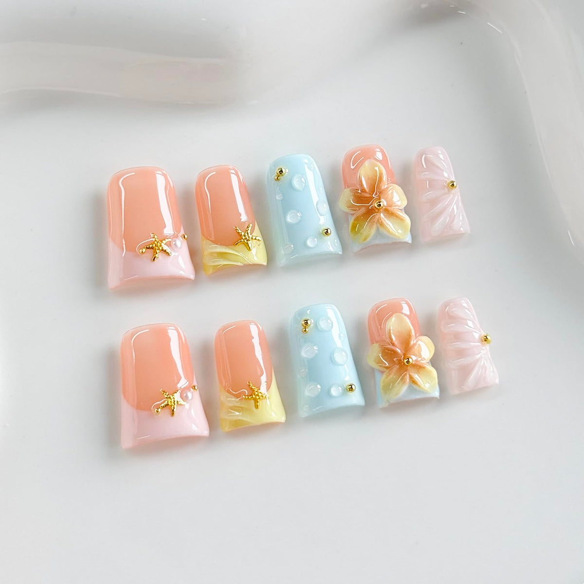 RIICFDD Medium Duck Press on Nails Rhinestone French Handmade Nails(S)