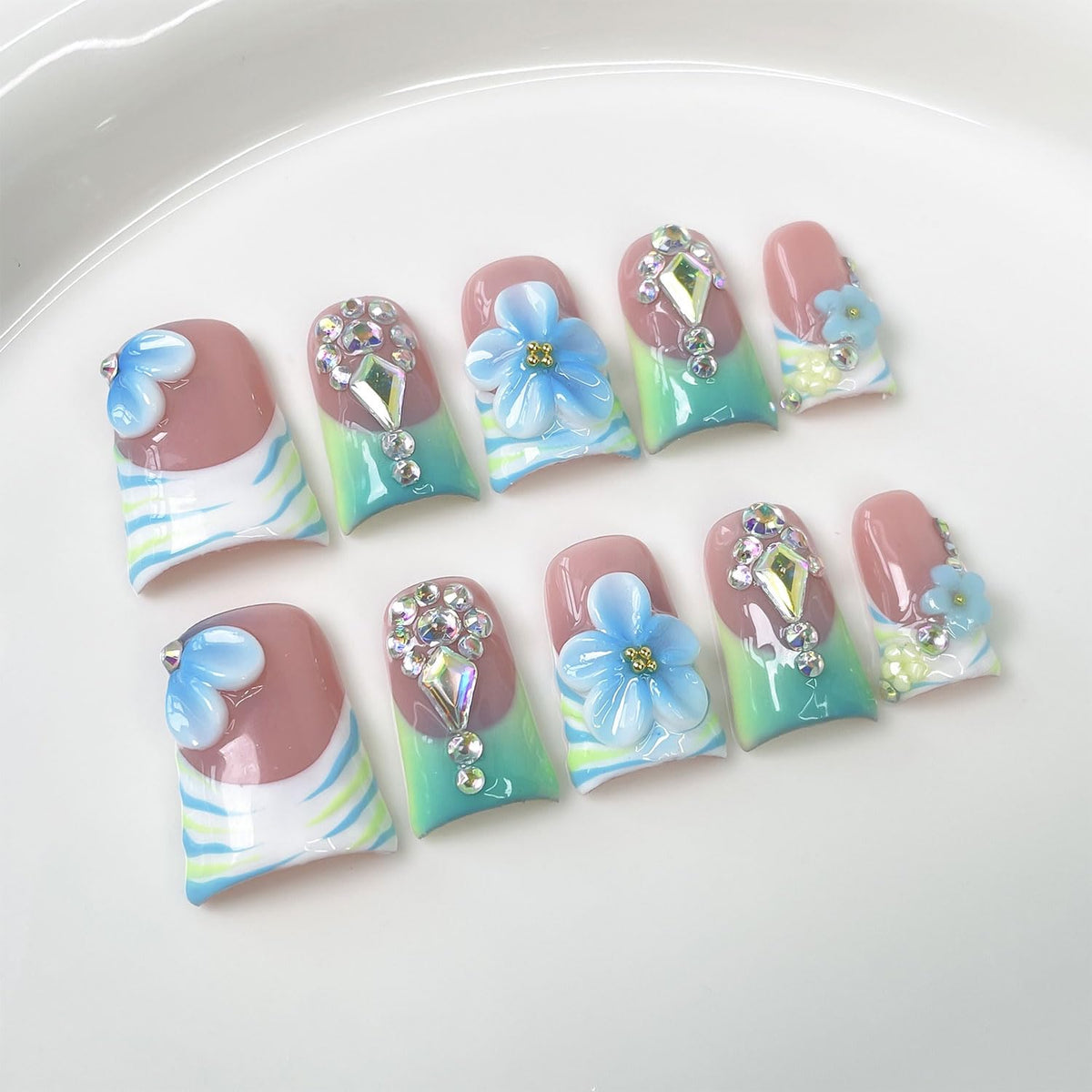 RIICFDD Medium Duck Press on Nails Rhinestone French Handmade Nails(S)