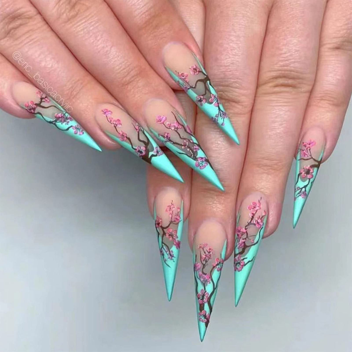 SINHOT Stiletto Press on Nails Long Fake Nails Glossy Glue on Nails Luxury Rhinestones Acrylic Nail White Bling Glitter Almond Artificial Nail Stick on False Nail with Design 24pcs