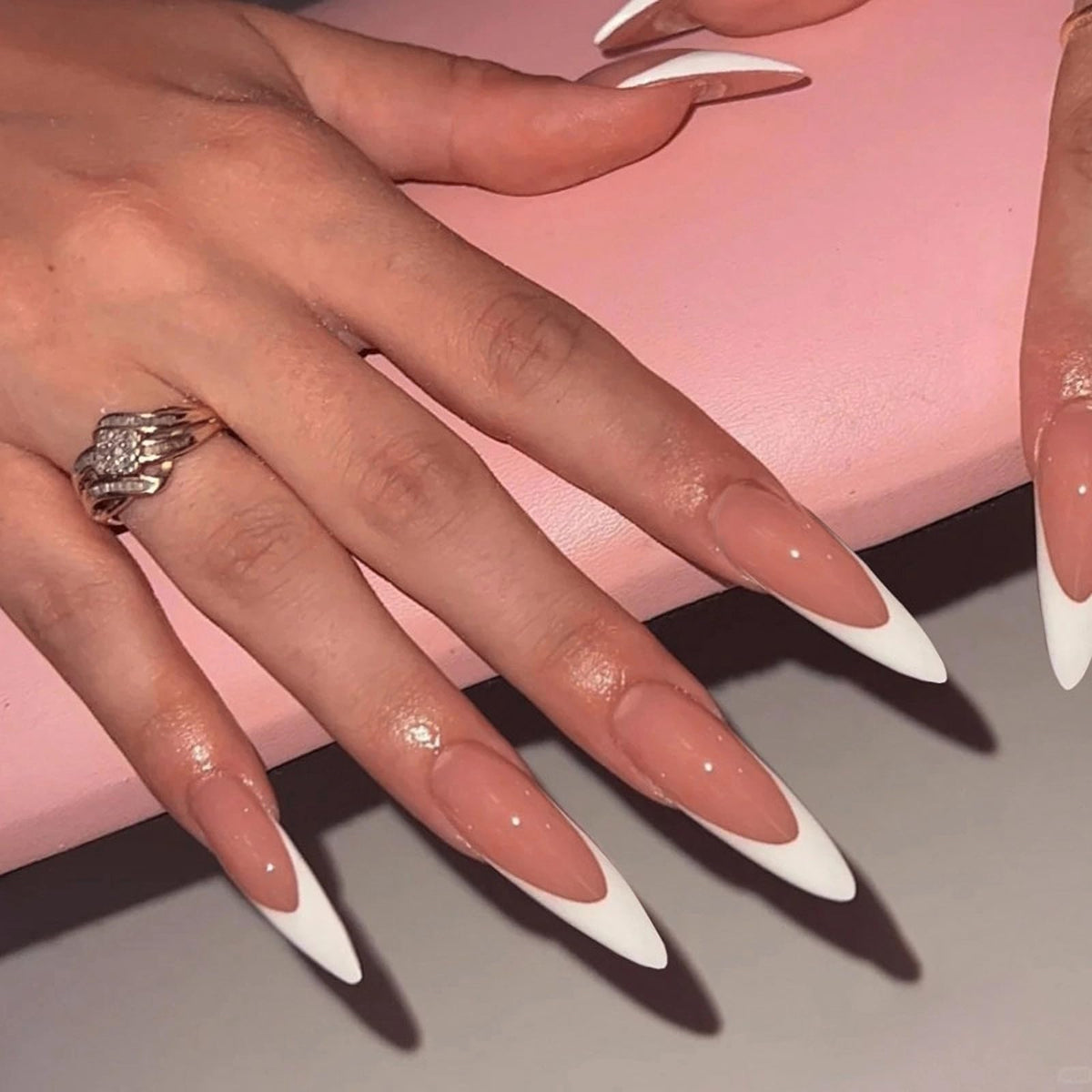 MISUD Press on Nails - Long Stiletto Fake Nails with Bling Glitter, Acrylic Luxury Rhinestone Design 24 pcs
