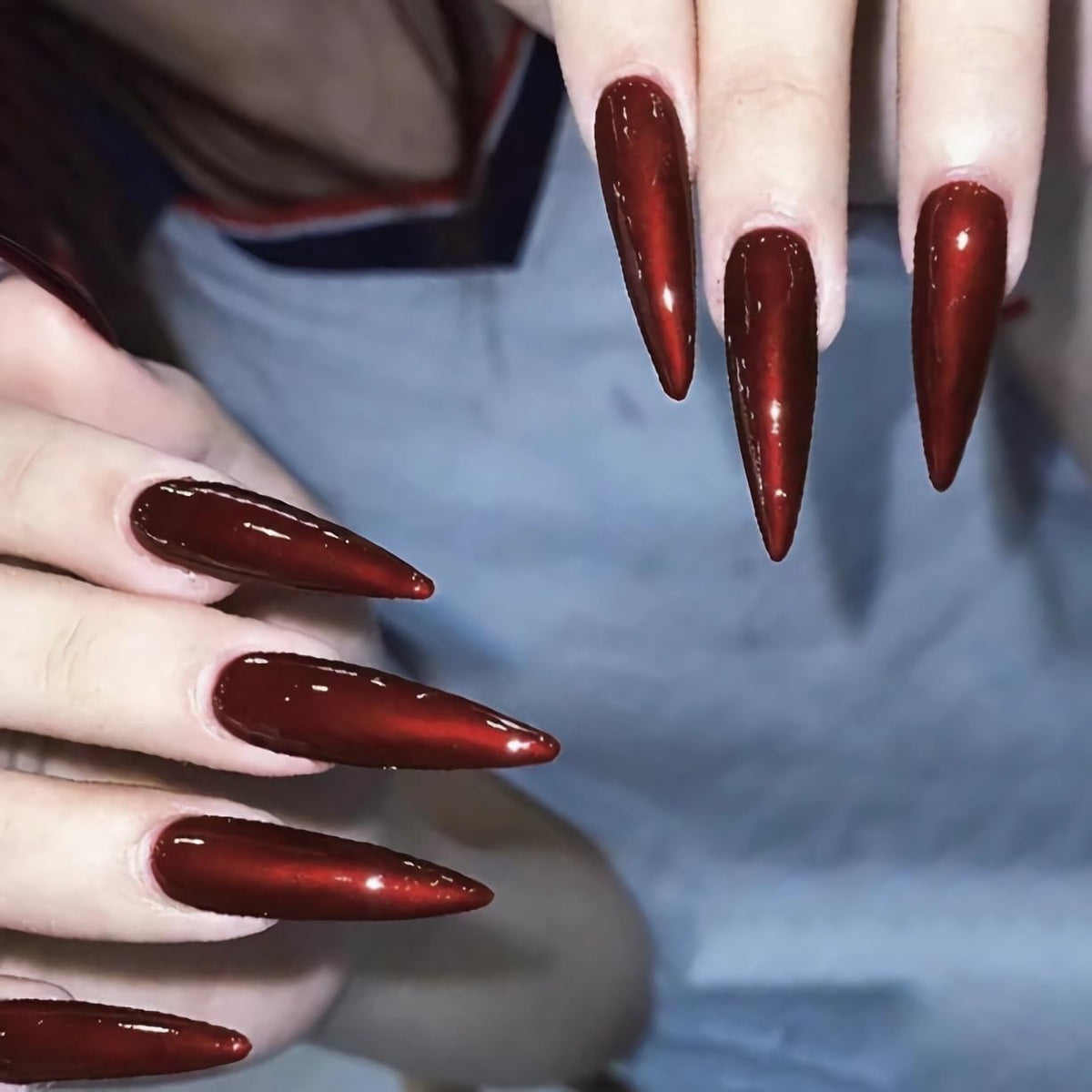 SINHOT Stiletto Press on Nails Long Fake Nails Glossy Glue on Nails Luxury Rhinestones Acrylic Nail White Bling Glitter Almond Artificial Nail Stick on False Nail with Design 24pcs