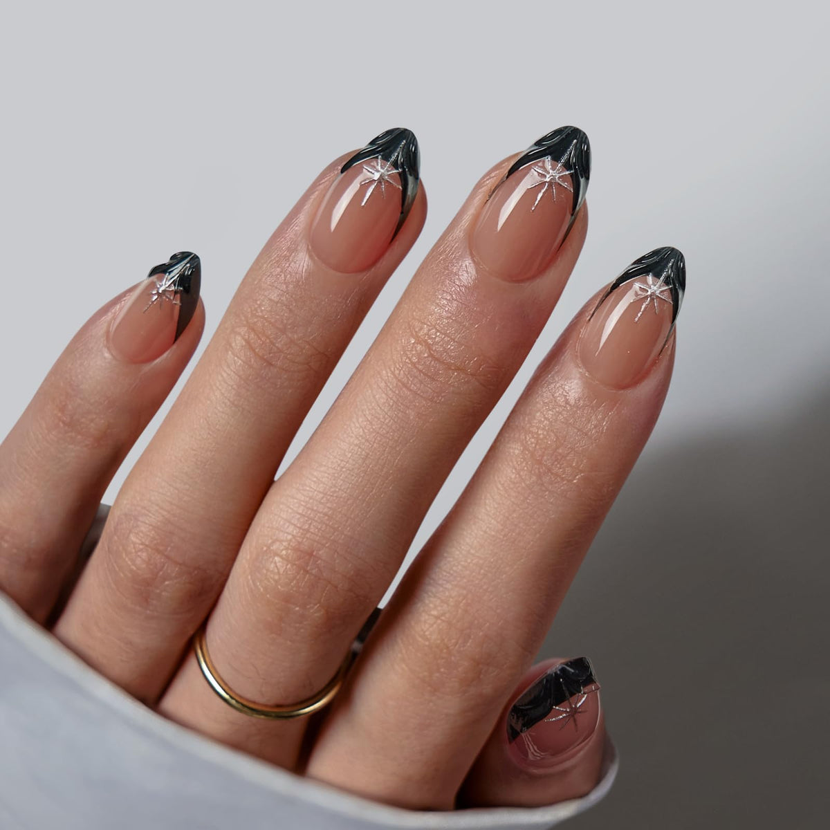 BTArtbox Press On Nails, Short Almond French Tip Nails, 32 Pcs Full Kit