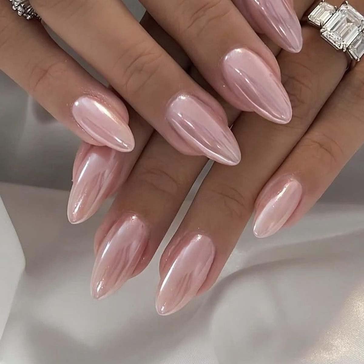 Medium Almomnd Press on Nails - Elegant White Floral Bridal Fake Nails