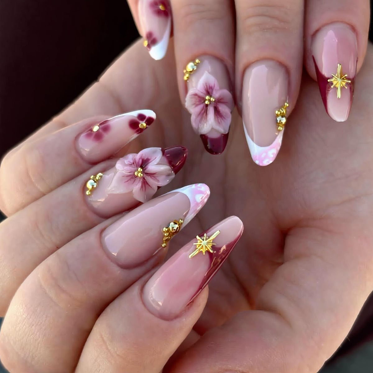 Long Almond Glitter Press on Nails Nude Pink Fashion Gold Fake Nails Full Cover Sparkling Stick On Nails Glossy Thin Design Glue on Nails for Girl Women False Nails Daily Office Party Wedding 24 Pcs