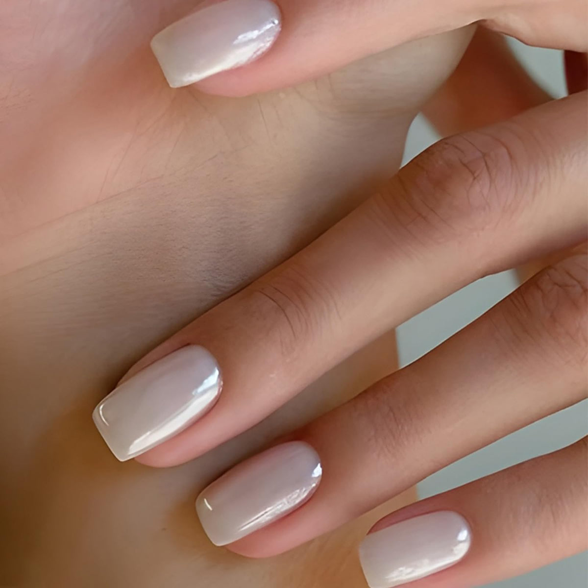 French Tip Press on Nails Glitter Petite Short Square Fake Nails Pink Nude Glossy Design Sparkly False Nails Glue on Nails with Full Cover Acrylic Stick for Women Girls Nail Decorations 24Pcs
