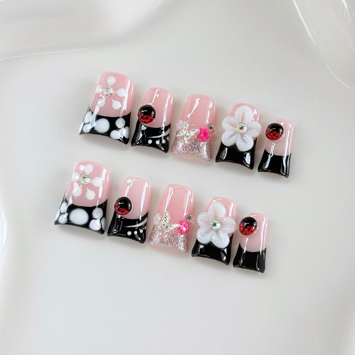 RIICFDD Medium Duck Press on Nails Rhinestone French Handmade Nails(S)