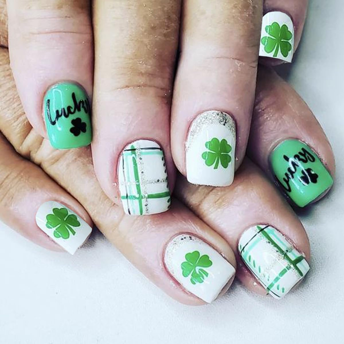 White French Tip Press on Nails Short Fake Nails with Chrome Gold Line Designs French Nails Press ons Nail Tips Stick on Nails Almond Shape Acrylic False Nails Finger Manicure for Women Daily Wear