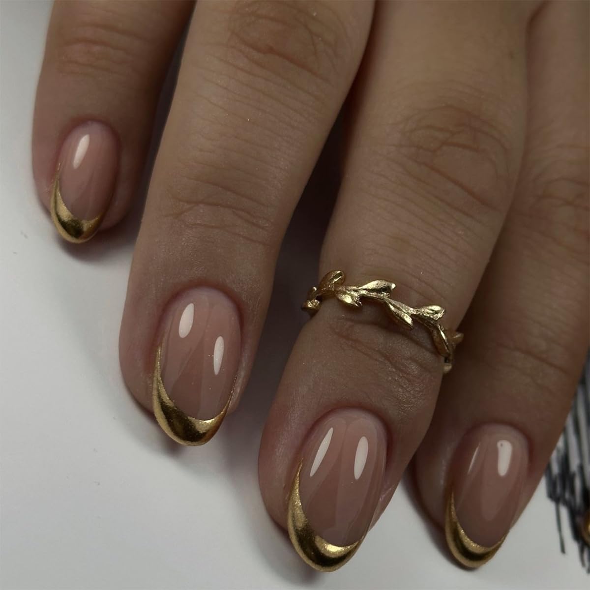 Medium Almomnd Press on Nails - Elegant White Floral Bridal Fake Nails