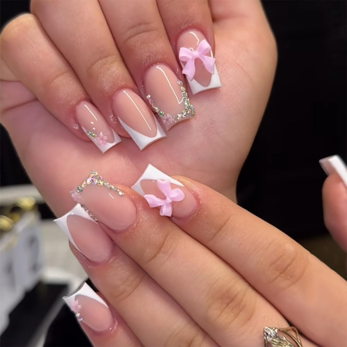 24pcs Short Square Press on Nails French Tip Fake Nails White Flower with Star Design Glitter False Nails Luxury Nail Charms Crafts White Stripes Glue on Nails for Women Manicure Tips