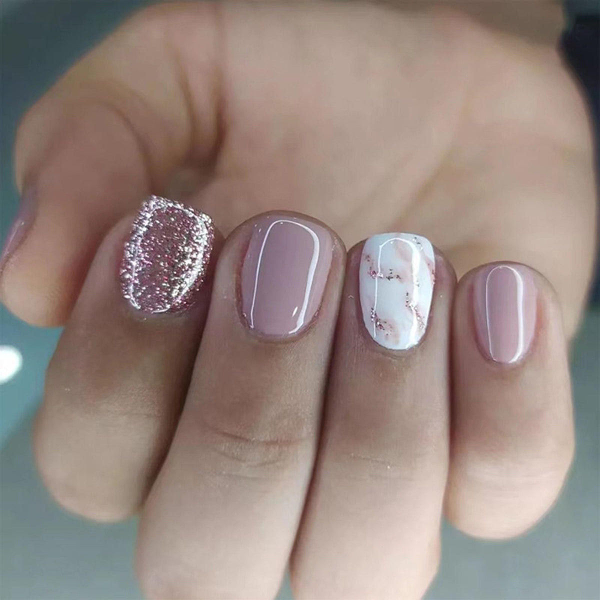 Short Press on Nails Square Fall Burgundy Fake Nails with Golden Glitter Designs Acrylic Nails Press ons Reusable Glue on Nails for Women and Girls Daily Wear 24 Pcs