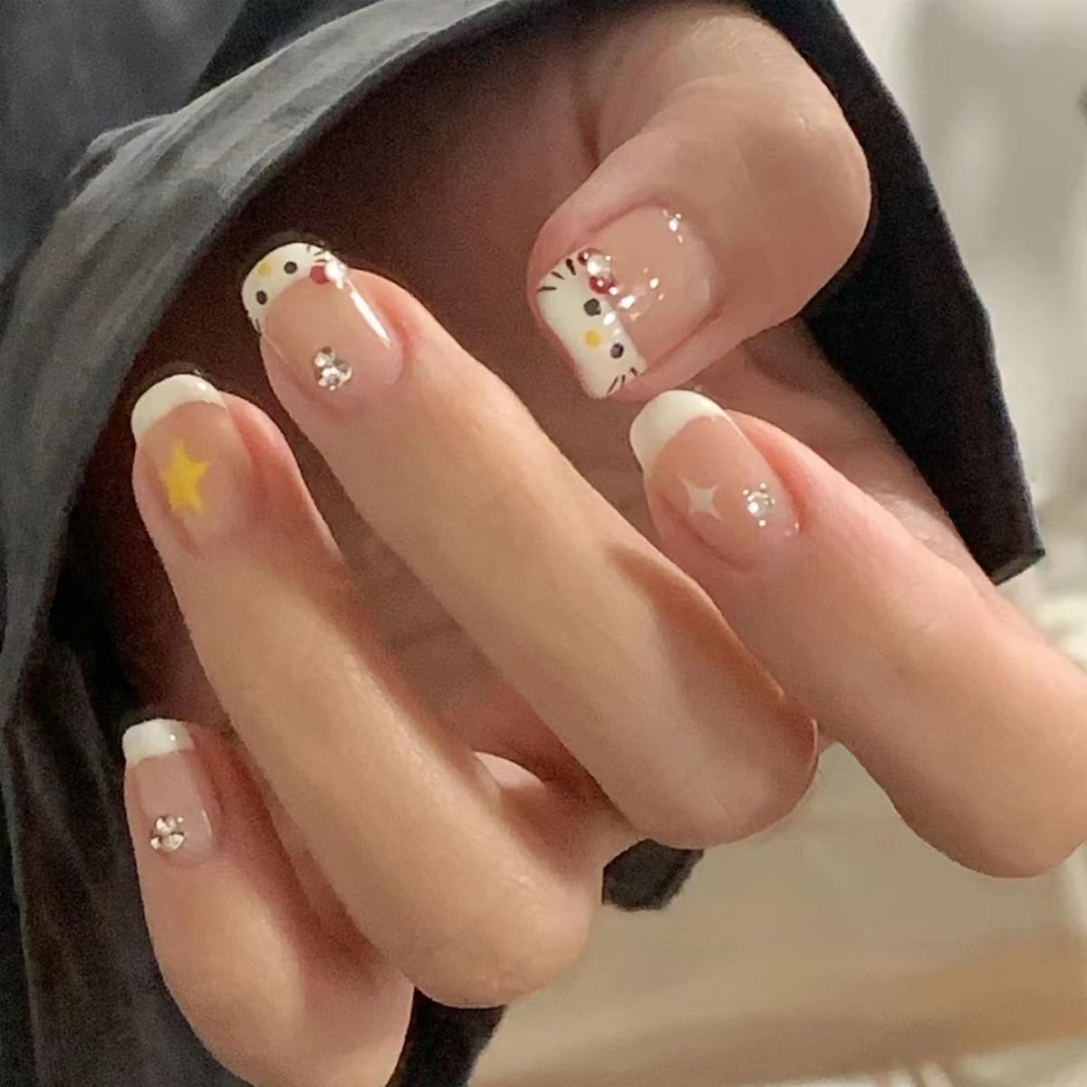 24Pcs French Tip Press on Nails Gloss Short Almond Fake Nails Bow Designs White French Nails Pearl Press ons Cute False Nails Artificial Rhinestones Stick on Nails Acrylic Nails for Women Nail Decor