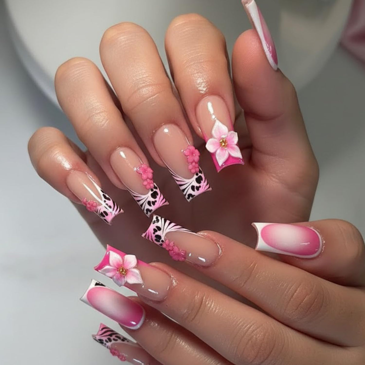Short Square Press on Nails Flower White French Tip Fake Nails with 3D Floral Gold Bead Designs Glossy Reusable Full Cover Stick on False Nail Set for Women 24 Pcs