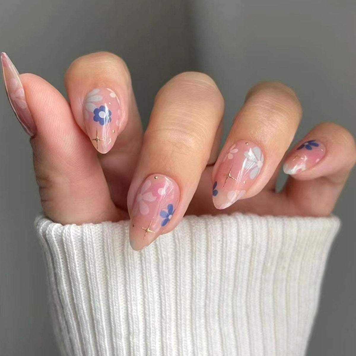 Short Press On Almond Fake Nails - Flower Acrylic Fall Nails Press Ons Full Cover Glue On Cute False Floral Stick On Nails for Women - 30 Pcs