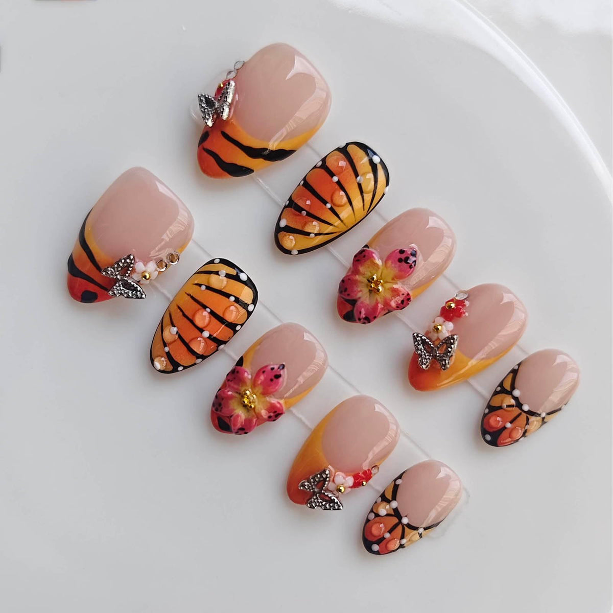 Handcraft Almond Press on Nails Medium P09, M Size