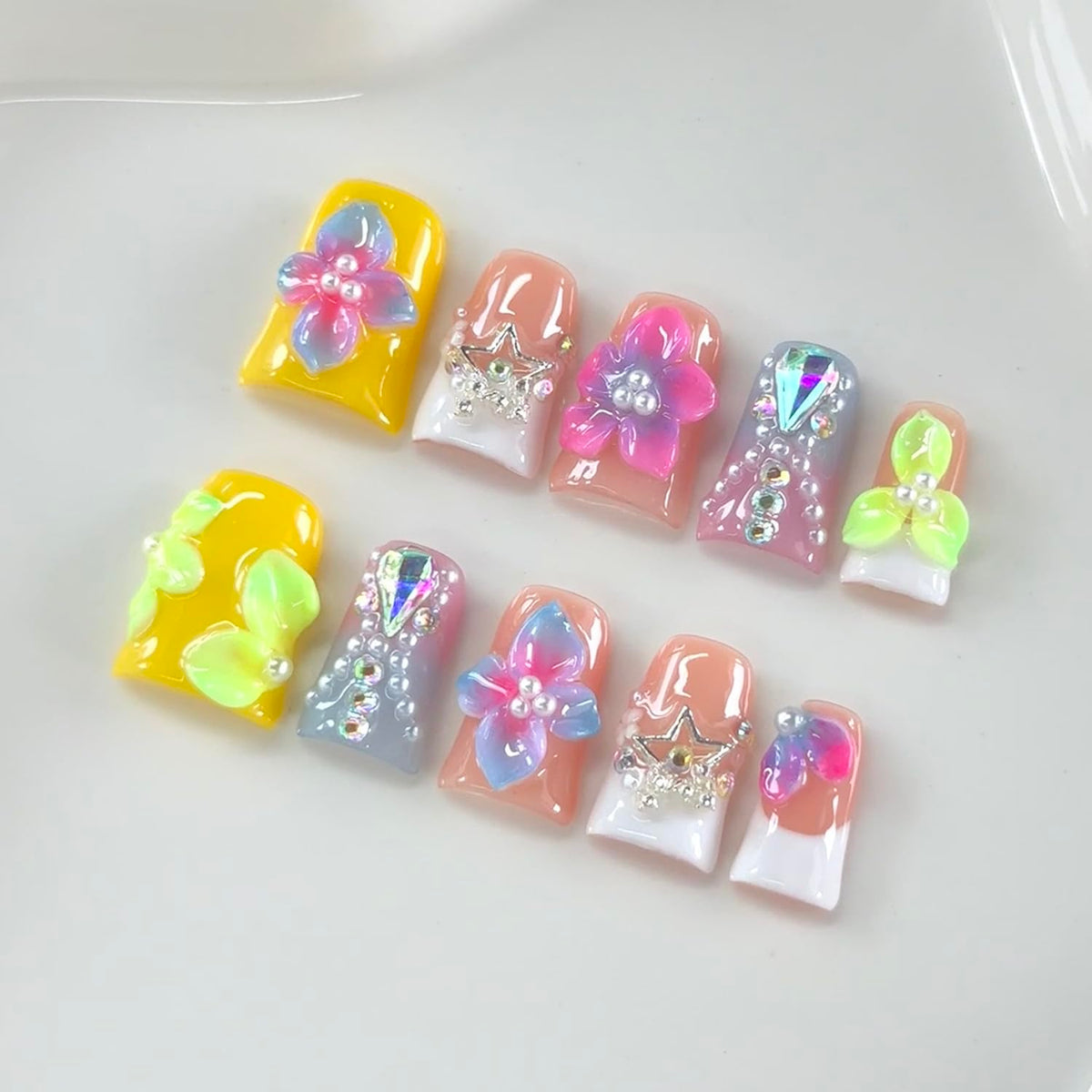 RIICFDD Medium Duck Press on Nails Rhinestone French Handmade Nails(S)