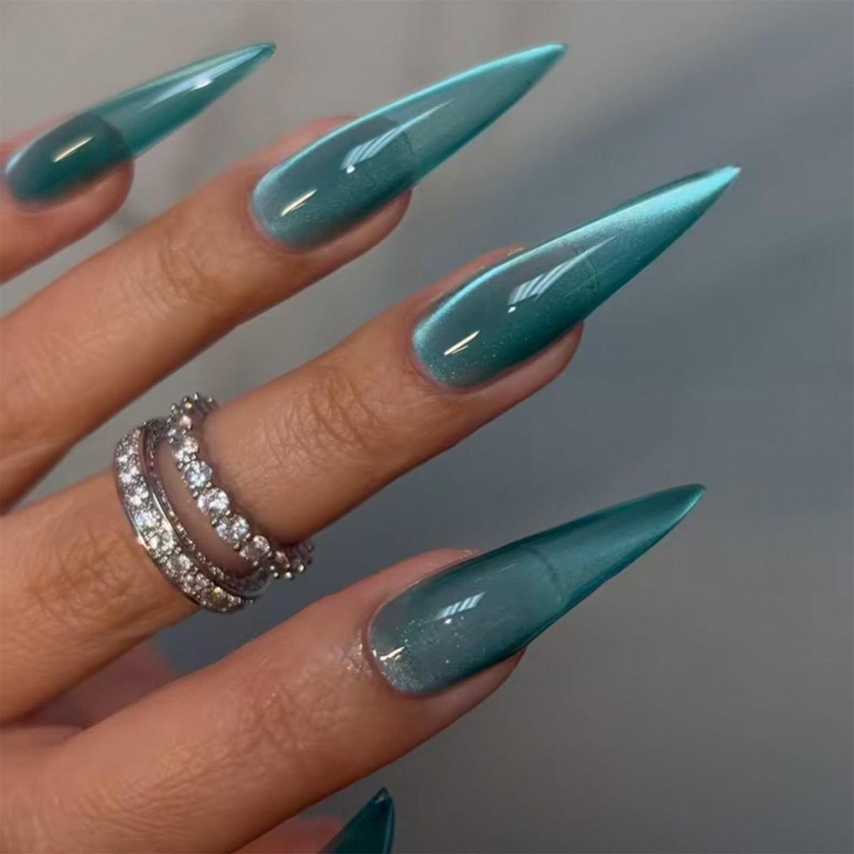 SINHOT Stiletto Press on Nails Long Fake Nails Glossy Glue on Nails Luxury Rhinestones Acrylic Nail White Bling Glitter Almond Artificial Nail Stick on False Nail with Design 24pcs