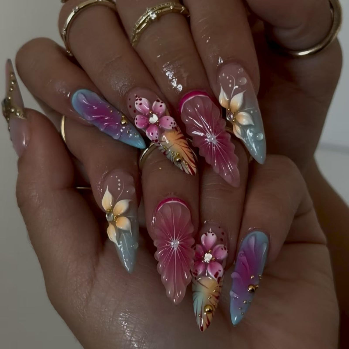 Silver Glitter Press on Nails French Tip Fake Nails Medium Almond False Nail with Rhinestone Design Nude Glossy Artificial Acrylic Full Cover Diamond Glue on Nail for Women Christmas Manicure 24Pcs