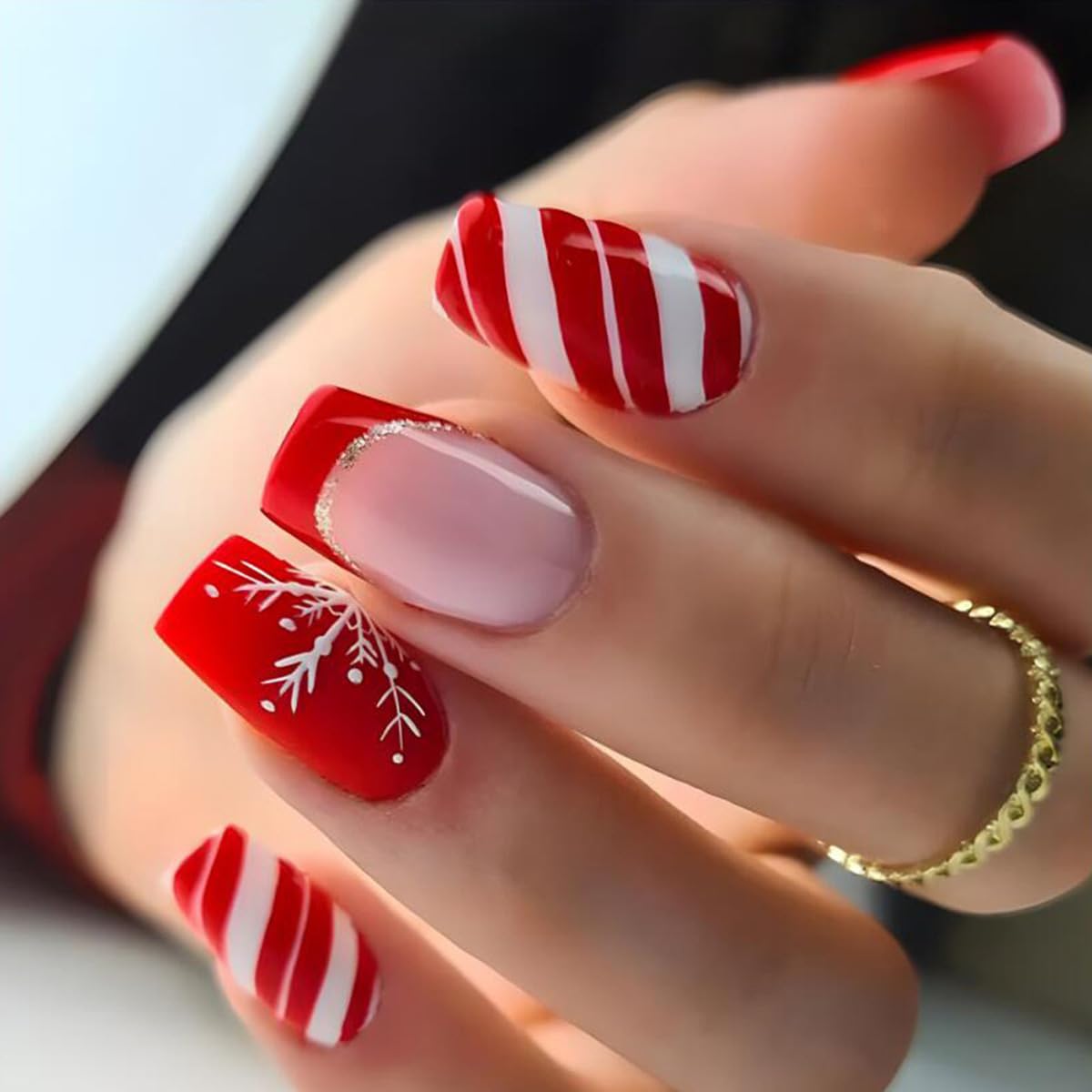 White French Tip Press on Nails Short Fake Nails with Chrome Gold Line Designs French Nails Press ons Nail Tips Stick on Nails Almond Shape Acrylic False Nails Finger Manicure for Women Daily Wear