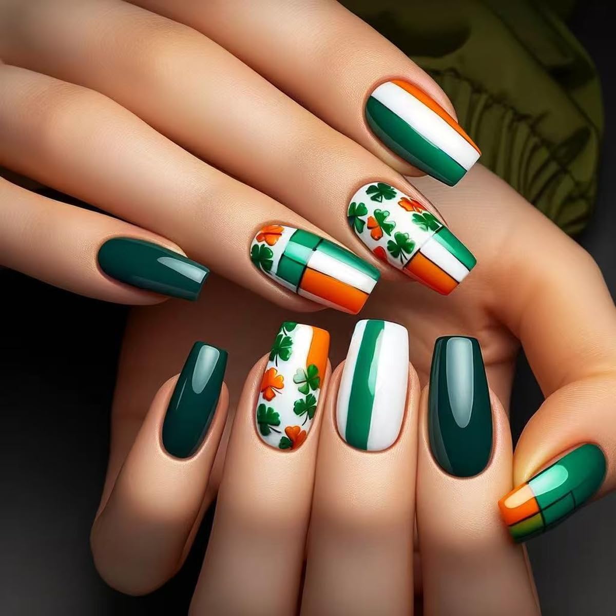 White Gradient Press-On Nails Short Square False Nails with Flower and Leaf Design Glossy Nude Gradient Nail Art Stickers for Women Girls DIY Nail Art Decoration 24 Pieces