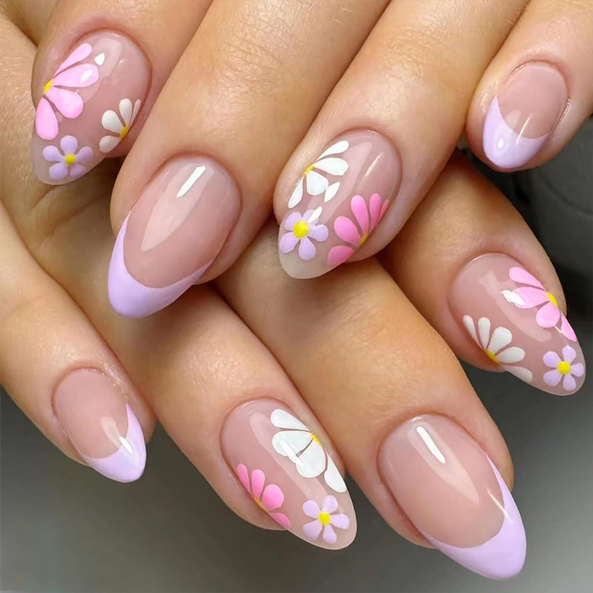24pcs Short Square Press on Nails French Tip Fake Nails White Flower with Star Design Glitter False Nails Luxury Nail Charms Crafts White Stripes Glue on Nails for Women Manicure Tips