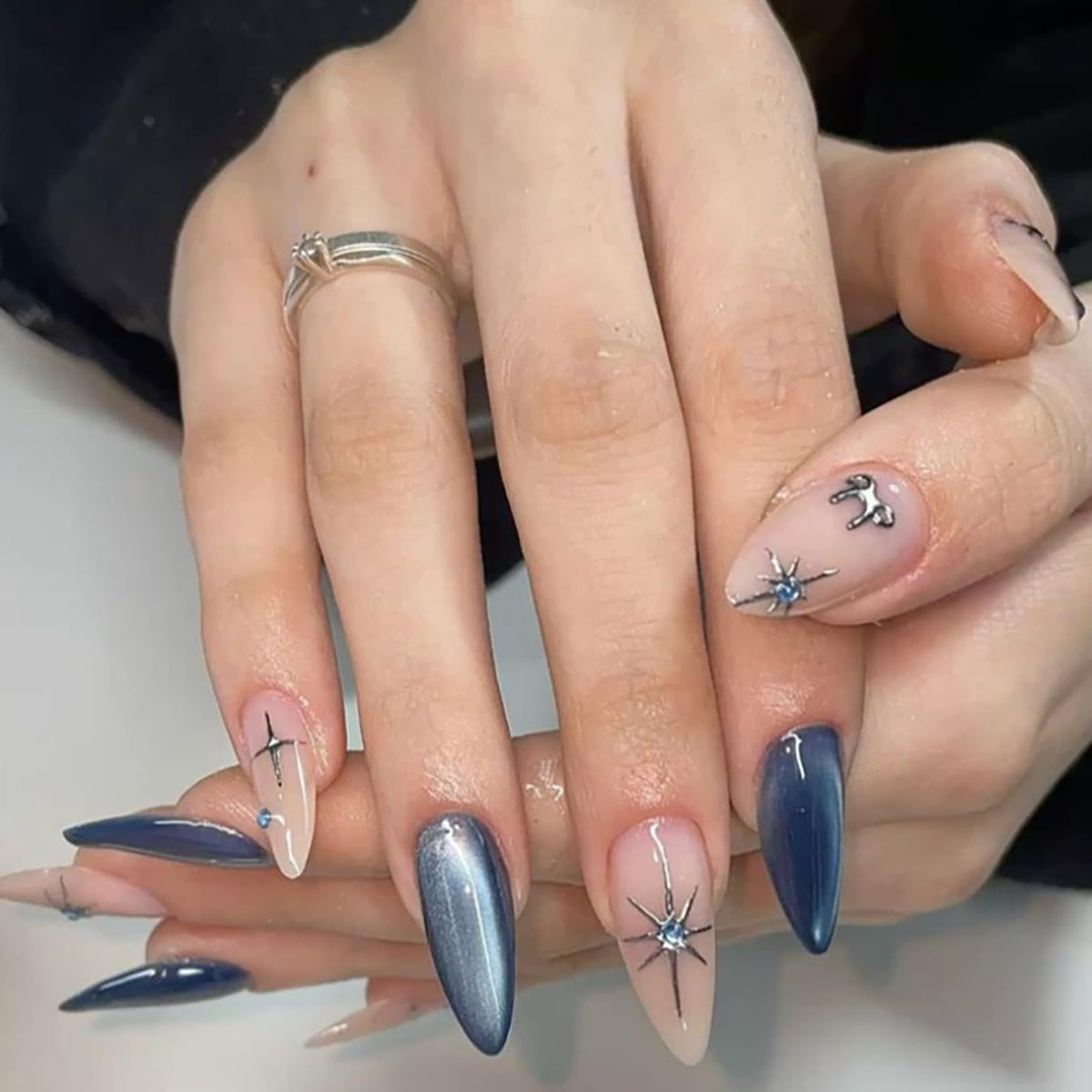 24Pcs Handmade Press on Almond Nails Nude Pink White Gold Flower Fake Nails Pearl False Nails Elegant Summer Nails Glue on Luxurious for Girl Women Stick on Nails Bridal Wedding Formal Events Life