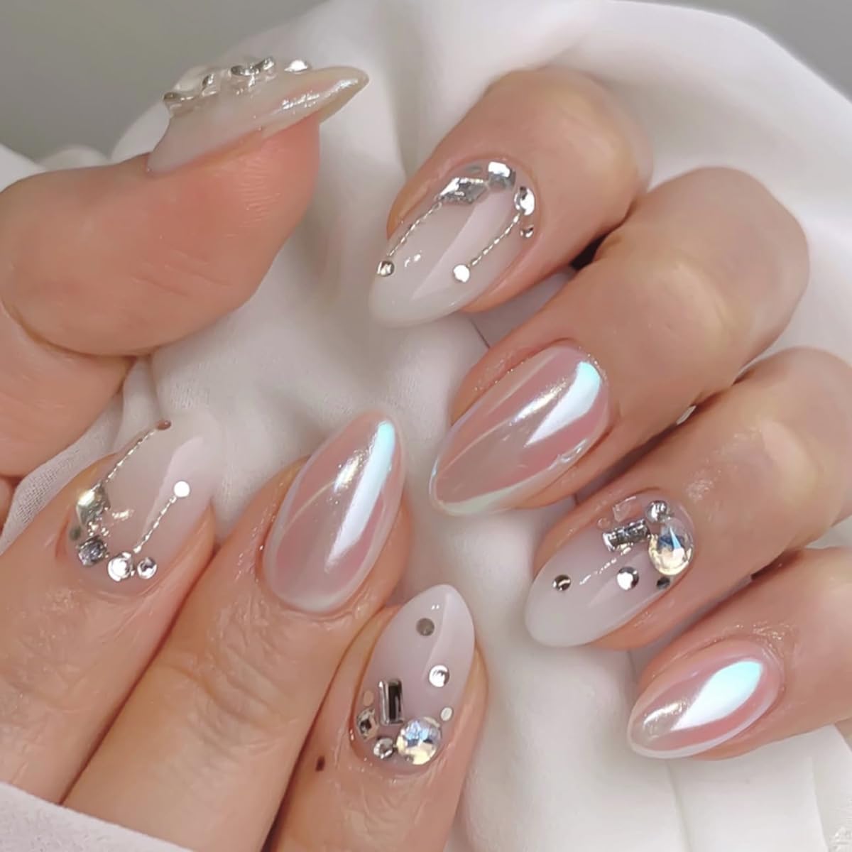 Medium Almomnd Press on Nails - Elegant White Floral Bridal Fake Nails