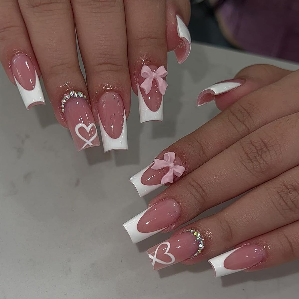24Pcs French Tip Press on Nails Gloss Short Almond Fake Nails Bow Designs White French Nails Pearl Press ons Cute False Nails Artificial Rhinestones Stick on Nails Acrylic Nails for Women Nail Decor
