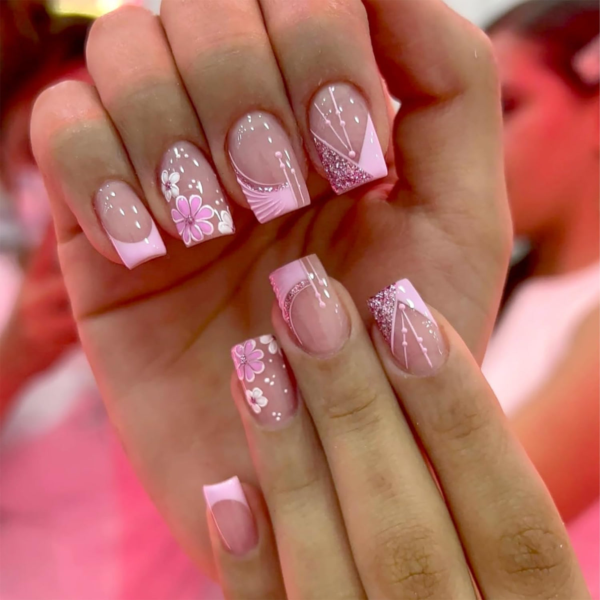 24pcs Short Square Press on Nails French Tip Fake Nails White Flower with Star Design Glitter False Nails Luxury Nail Charms Crafts White Stripes Glue on Nails for Women Manicure Tips