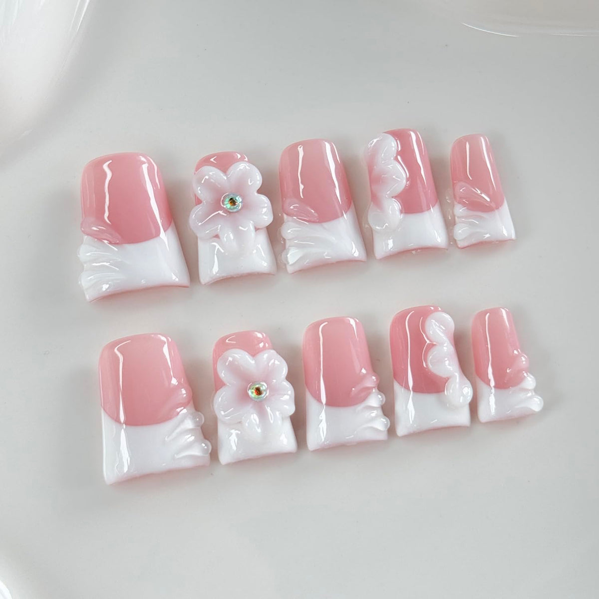 RIICFDD Medium Duck Press on Nails Rhinestone French Handmade Nails(S)