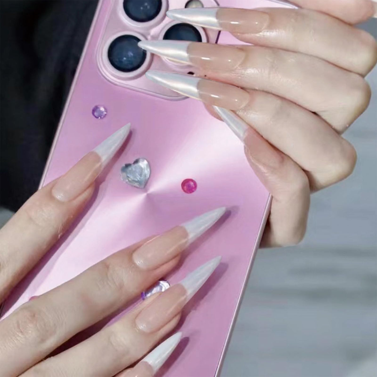 SINHOT Stiletto Press on Nails Long Fake Nails Glossy Glue on Nails Luxury Rhinestones Acrylic Nail White Bling Glitter Almond Artificial Nail Stick on False Nail with Design 24pcs