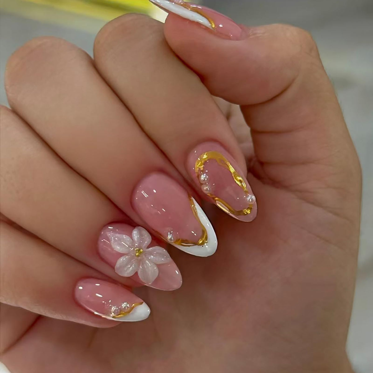 24Pcs Handmade Press on Almond Nails Nude Pink White Gold Flower Fake Nails Pearl False Nails Elegant Summer Nails Glue on Luxurious for Girl Women Stick on Nails Bridal Wedding Formal Events Life