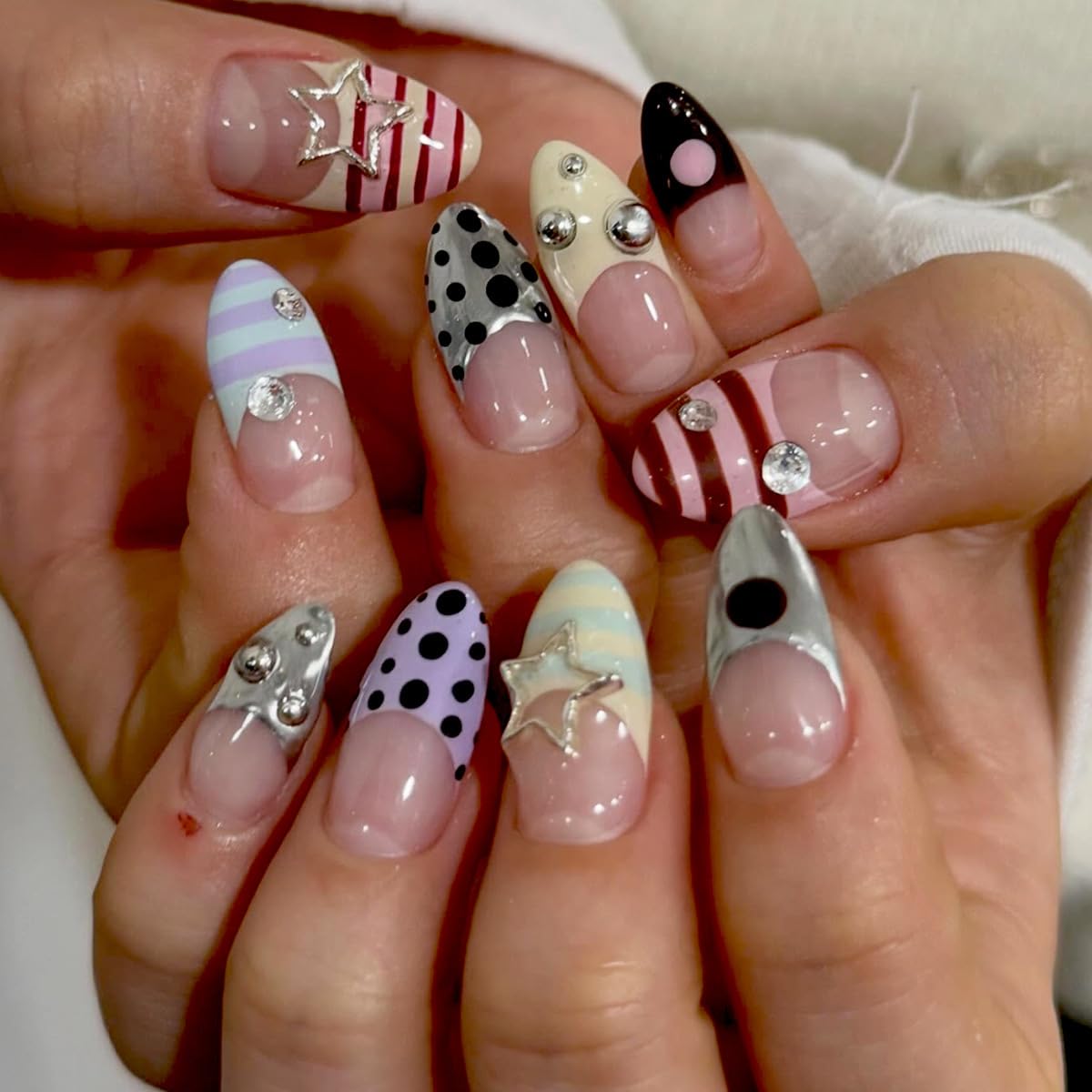 Medium Almomnd Press on Nails - Elegant White Floral Bridal Fake Nails