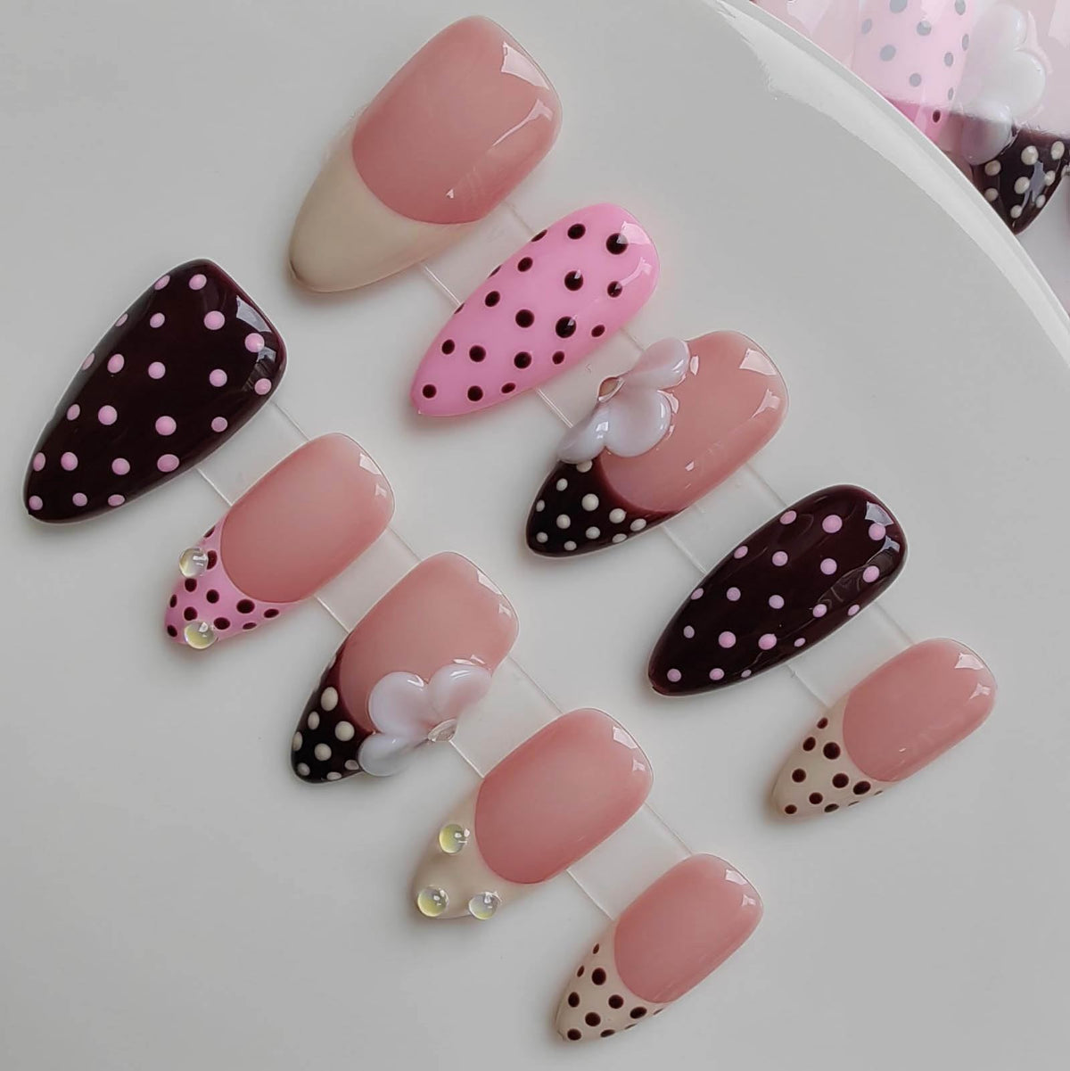 Handcraft Almond Press on Nails Medium P09, M Size