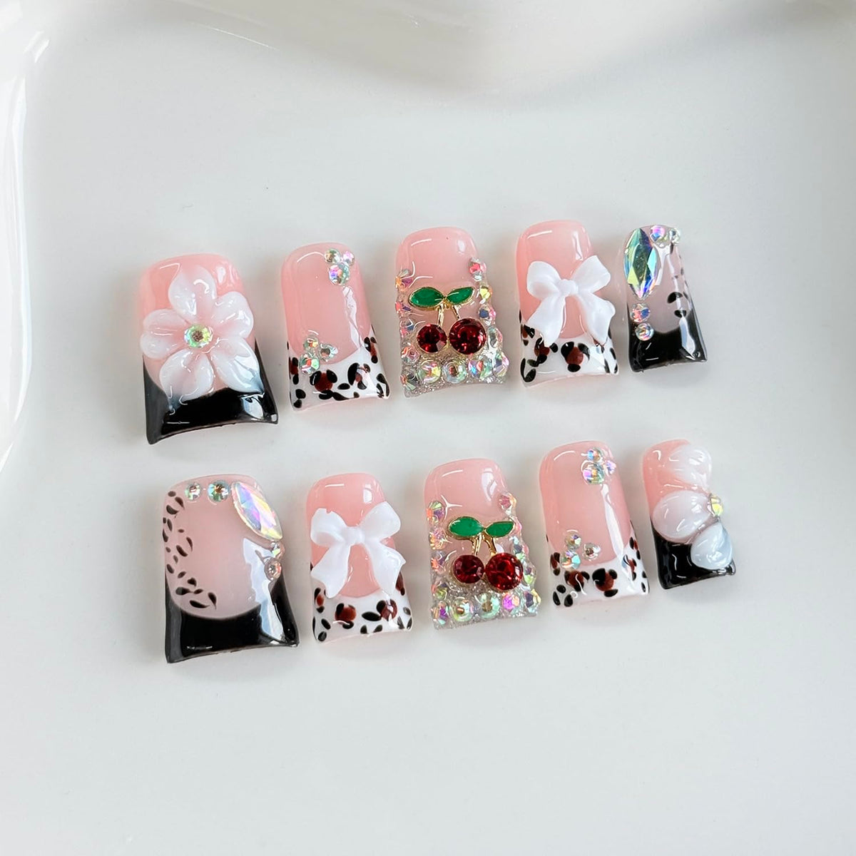 RIICFDD Medium Duck Press on Nails Rhinestone French Handmade Nails(S)