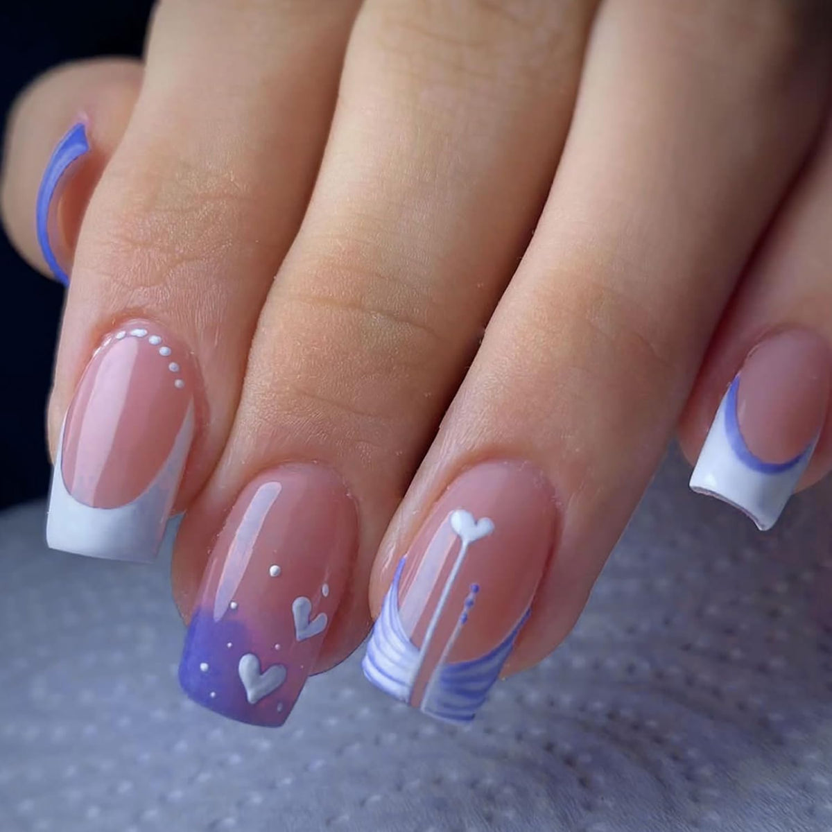 French Tip Press on Nails Short Square Flowers Fake Nails with Designs White French Tip Flowers Acrylic Nails Supply Glossy Artificial Nails Glue on Nails for Women Girls DIY Manicure 24 pcs