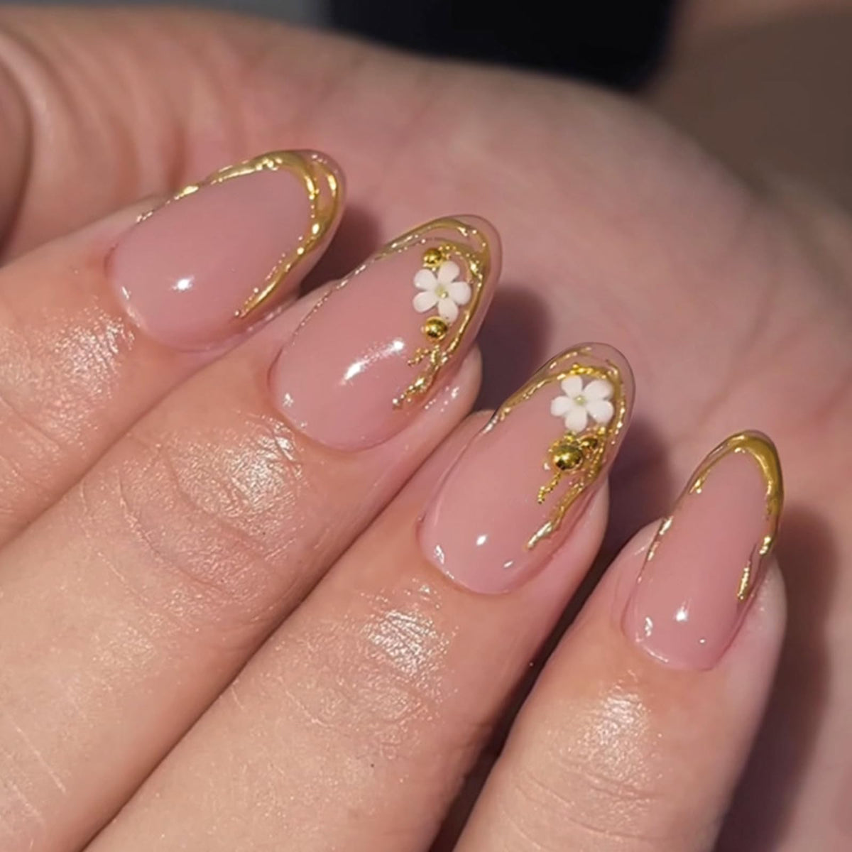 3D White Flower Press on Nails Medium Fakes Nails Almond Shape False Nails with Bling Rhinestones Designs, Glossy Reusable Elegant Acrylic Nails with Glue-24Pcs Nail Kit for Women Wedding Party