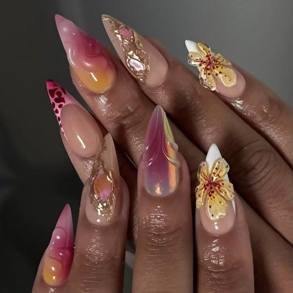 Tyuimhx White French Tip Press on Nails Medium Almond Fake Nail Rhinestones False Nails Glossy Full Cover Stick on Nail Acrylic Artificial Glue on Nail for Women 24 Pcs