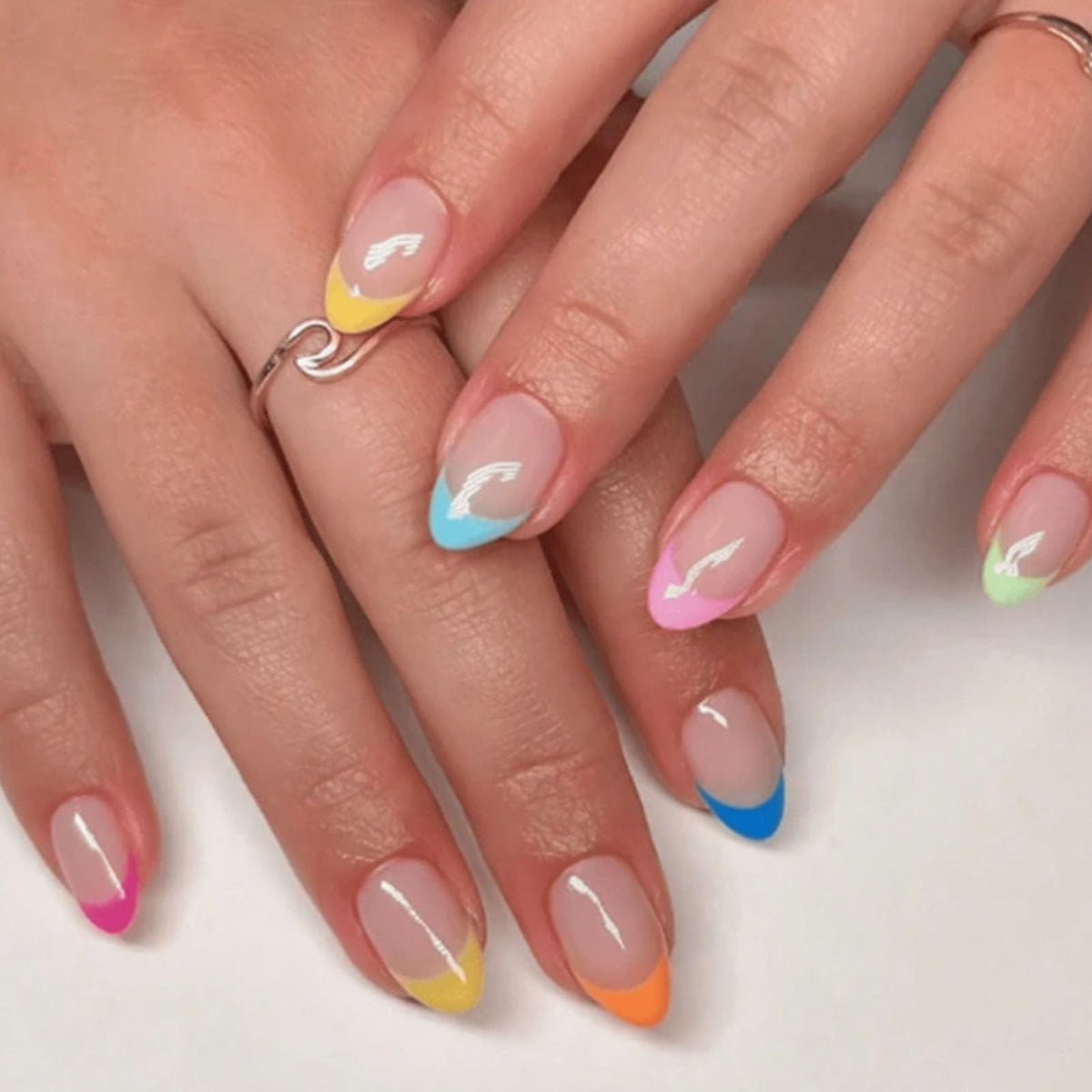 Short Press On Almond Fake Nails - Flower Acrylic Fall Nails Press Ons Full Cover Glue On Cute False Floral Stick On Nails for Women - 30 Pcs