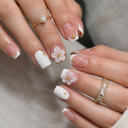 24Pcs White Flower Press on Nails Gold Bead Star French Tip Fake Nails