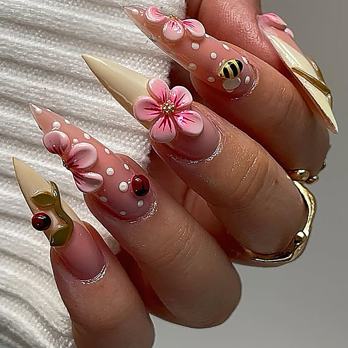 24Pcs Handmade Press on Almond Nails Nude Pink White Gold Flower Fake Nails Pearl False Nails Elegant Summer Nails Glue on Luxurious for Girl Women Stick on Nails Bridal Wedding Formal Events Life