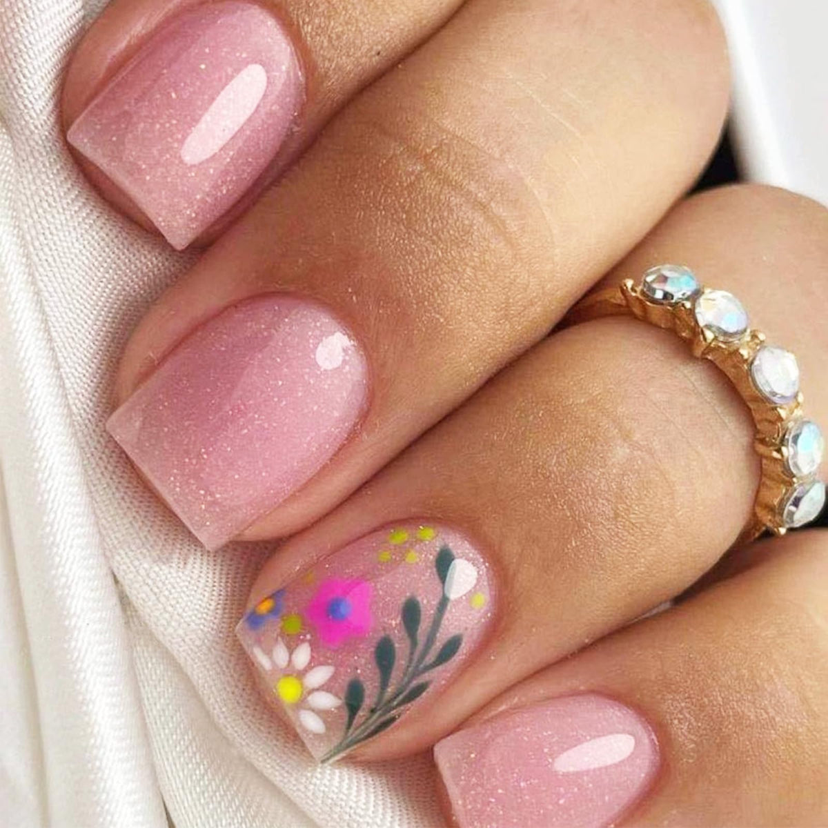 Press on Nails with Shimmer Design Glossy White French Tips Short Square False Nails Silver Glitter Fake Nail Nude Minimalist Stick on Fingernails Pink Glue on Nail for Women Bridal Daily Wear