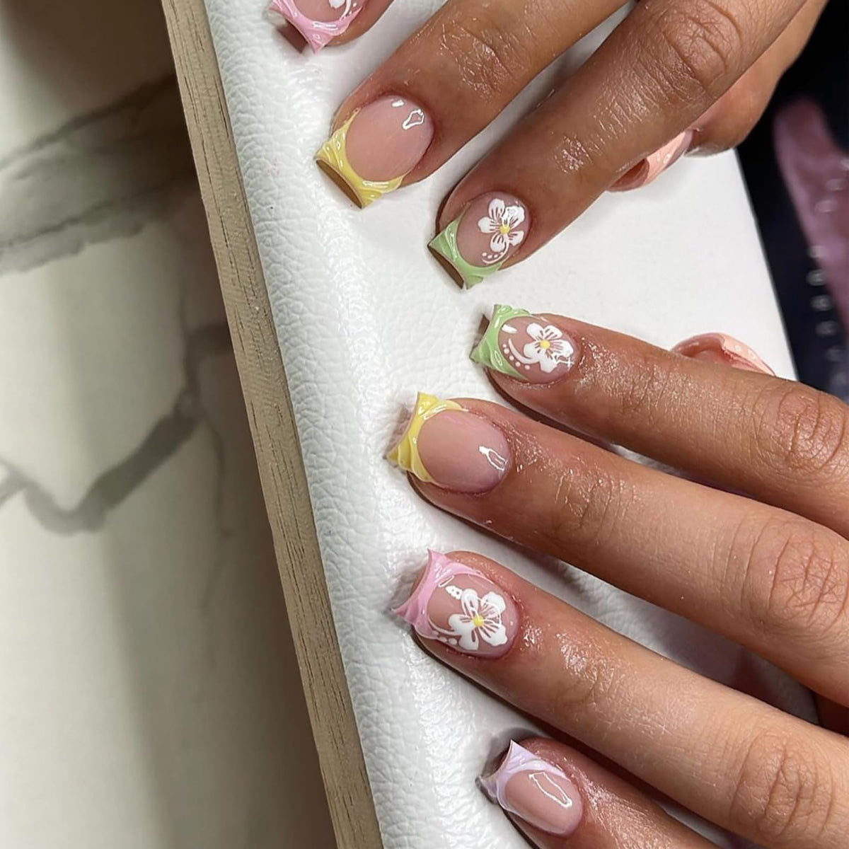 French Tip Press on Nails Glitter Petite Short Square Fake Nails Pink Nude Glossy Design Sparkly False Nails Glue on Nails with Full Cover Acrylic Stick for Women Girls Nail Decorations 24Pcs