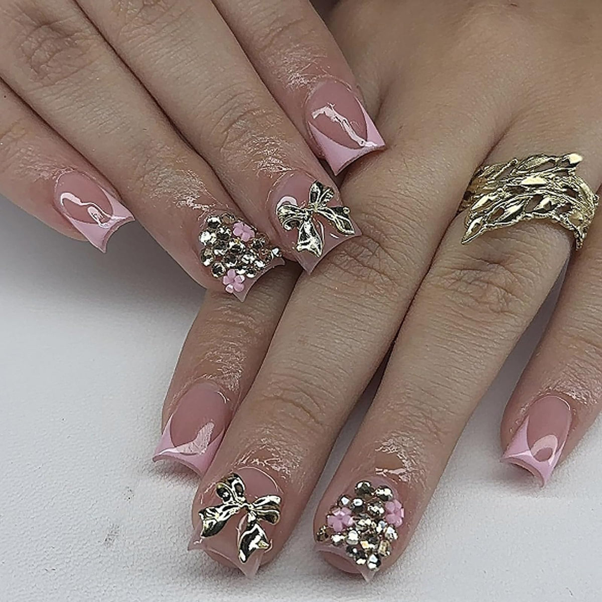French Tip Press on Nails Glitter Petite Short Square Fake Nails Pink Nude Glossy Design Sparkly False Nails Glue on Nails with Full Cover Acrylic Stick for Women Girls Nail Decorations 24Pcs