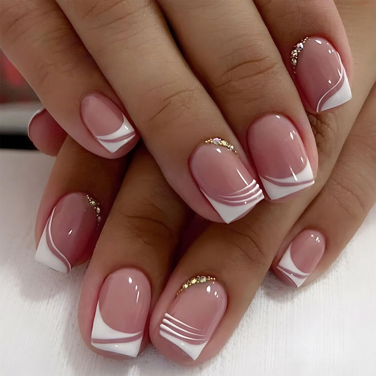 Short Press on Nails Square Fall Burgundy Fake Nails with Golden Glitter Designs Acrylic Nails Press ons Reusable Glue on Nails for Women and Girls Daily Wear 24 Pcs