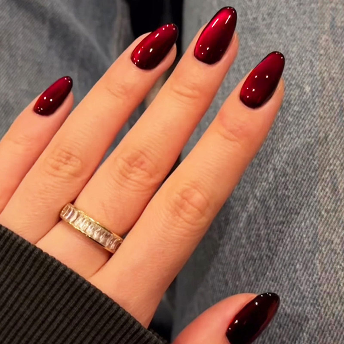French Tip Press on Nails Almond Medium Fake Nails with Chrome Glitter Designs Nails Press ons Pink Gold Glue on Nails Natural False Nails Glossy Artificial Nails Simple Stick on Nails for Women 24Pcs
