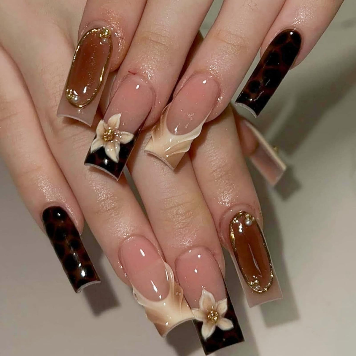 Almond Press on Nails Medium Fake Nails with 5D Metal Lines Charm Design Glossy Pink Nails Press on Curve Glue on Nails Reusable Luxury Silver Beads Acrylic Nail for Women 24Pcs
