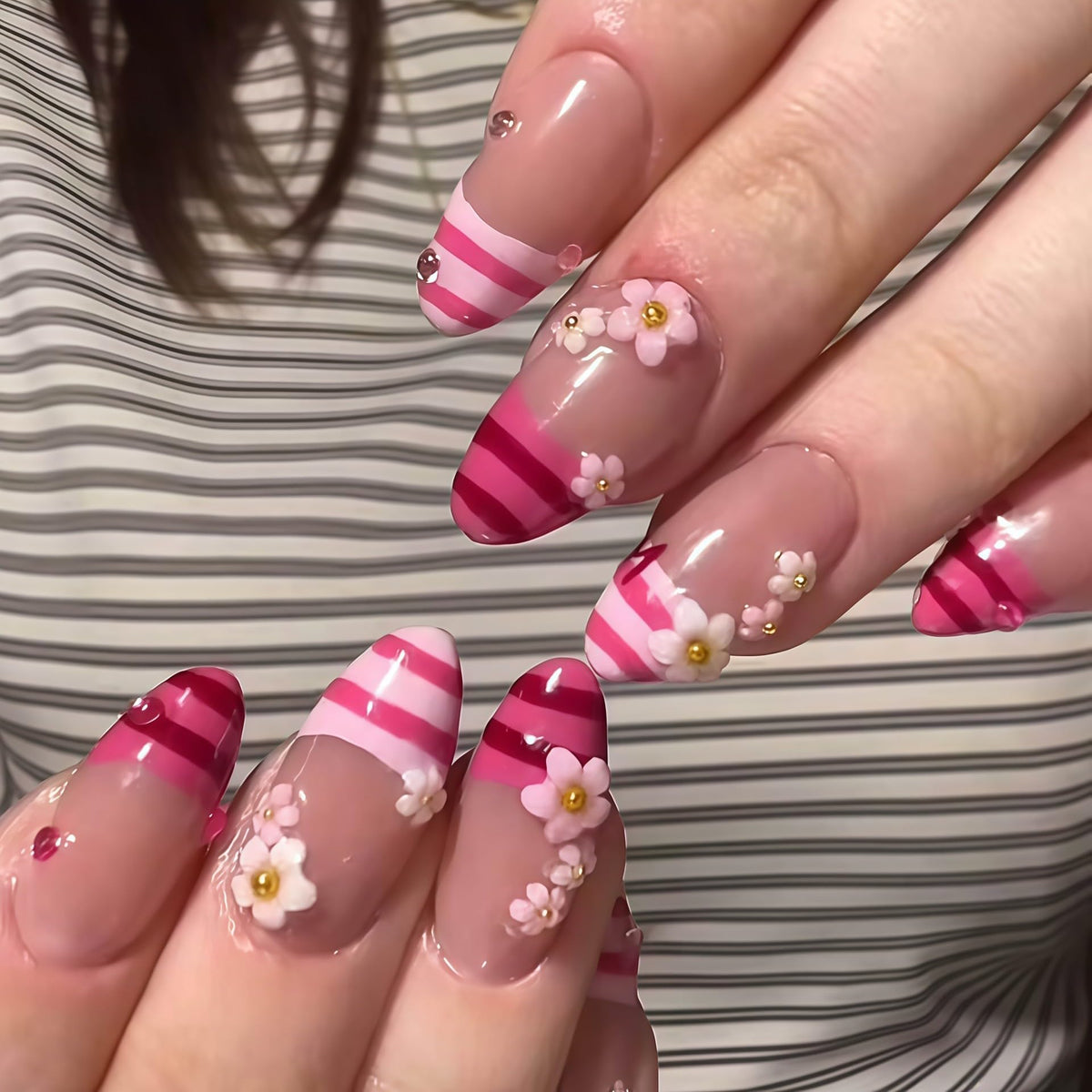 Short Almond Press on Nails Nude Ombre Glossy Fake Nail 30pcs